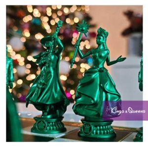 Wicked Chess Set Universal Elphaba Glinda Noble Collection Tin Man Cowardly Lion Scare Crow